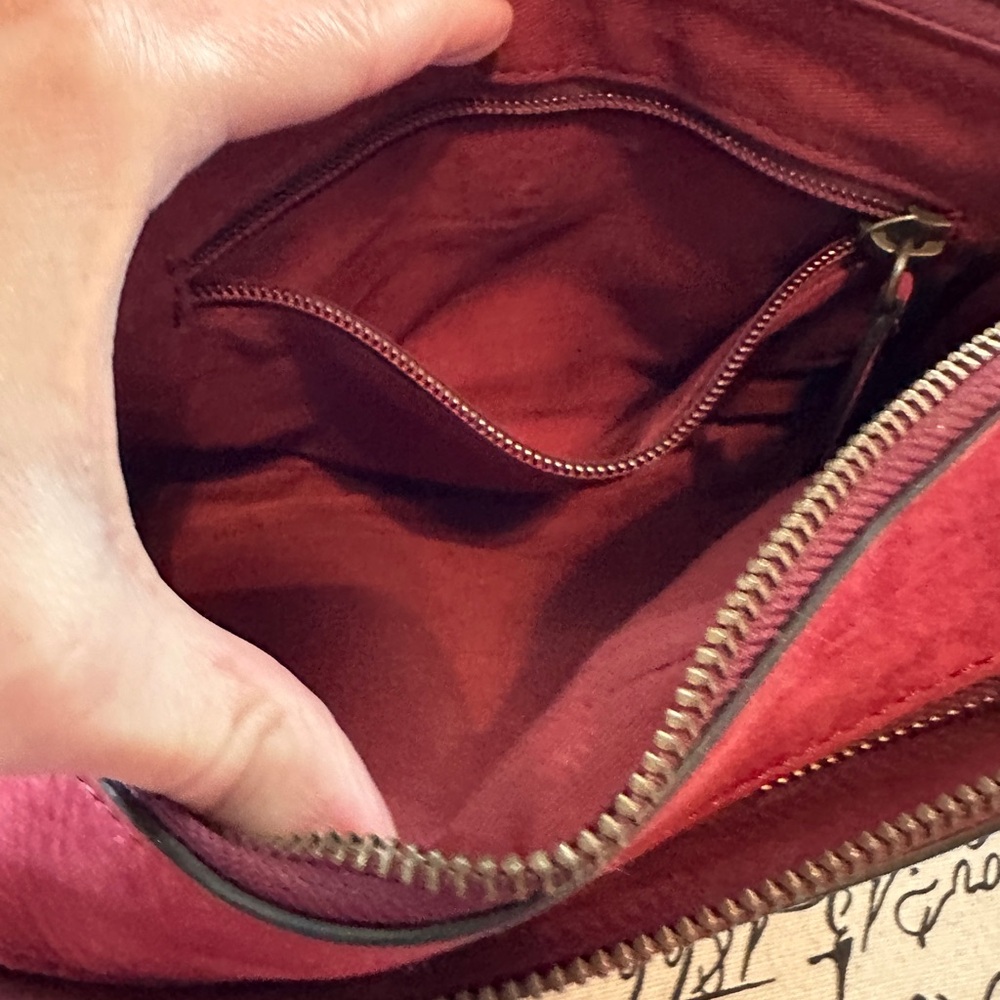 Frye Leather Zip Top Sangria Camera Bag Purse - Picture 3 of 10
